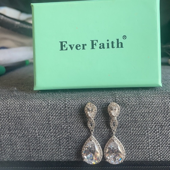 Ever Faith Bridal Earrings - Picture 3 of 3